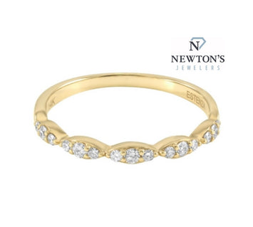14kt Yellow Gold Diamond Scalloped Band
