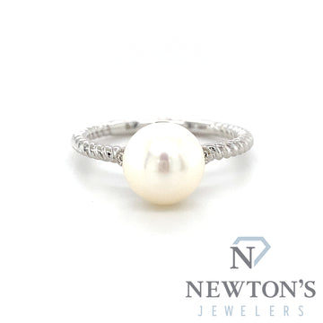 14kt White Gold Pearl & Diamond Ring
