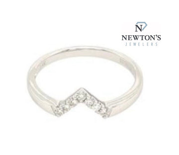 14kt White Gold Diamond Chevron Band
