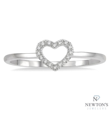 10kt White Gold Diamond Heart Ring