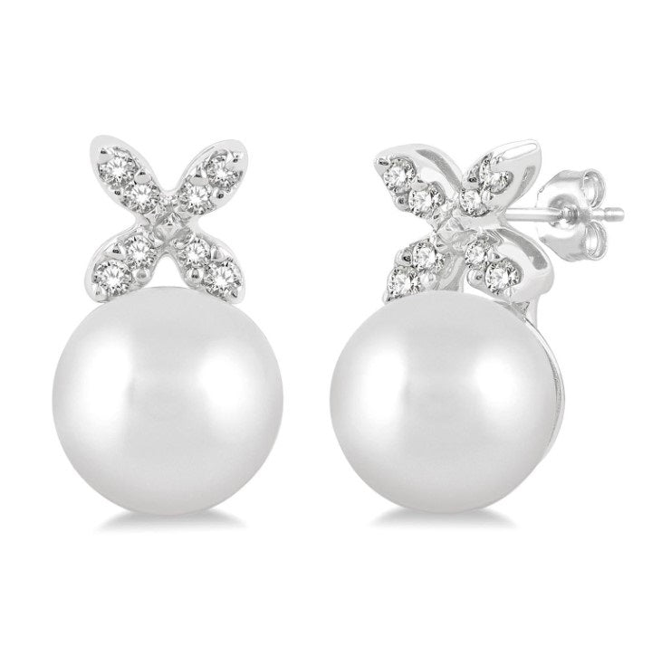 Pearl & Petite Diamond Fashion Pendant in 10kt White Gold
