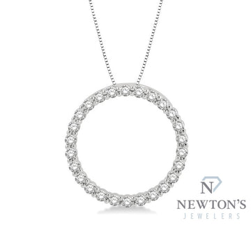 14kt White Gold Circle Diamond Pendant