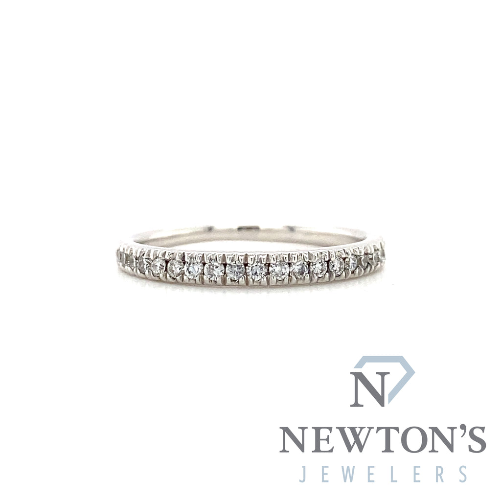 14kt White Gold Twenty One Diamond Band (0.21ct)