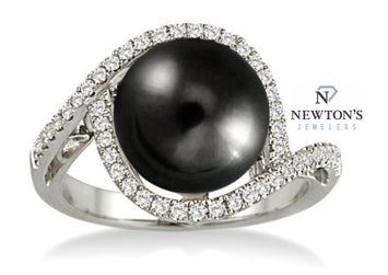 14kt White Gold Black Pearl Swirl Diamond Ring