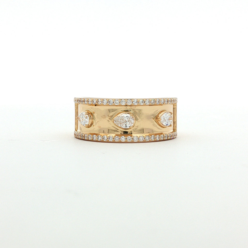 18kt Yellow Gold Mixed Cut Diamond Band