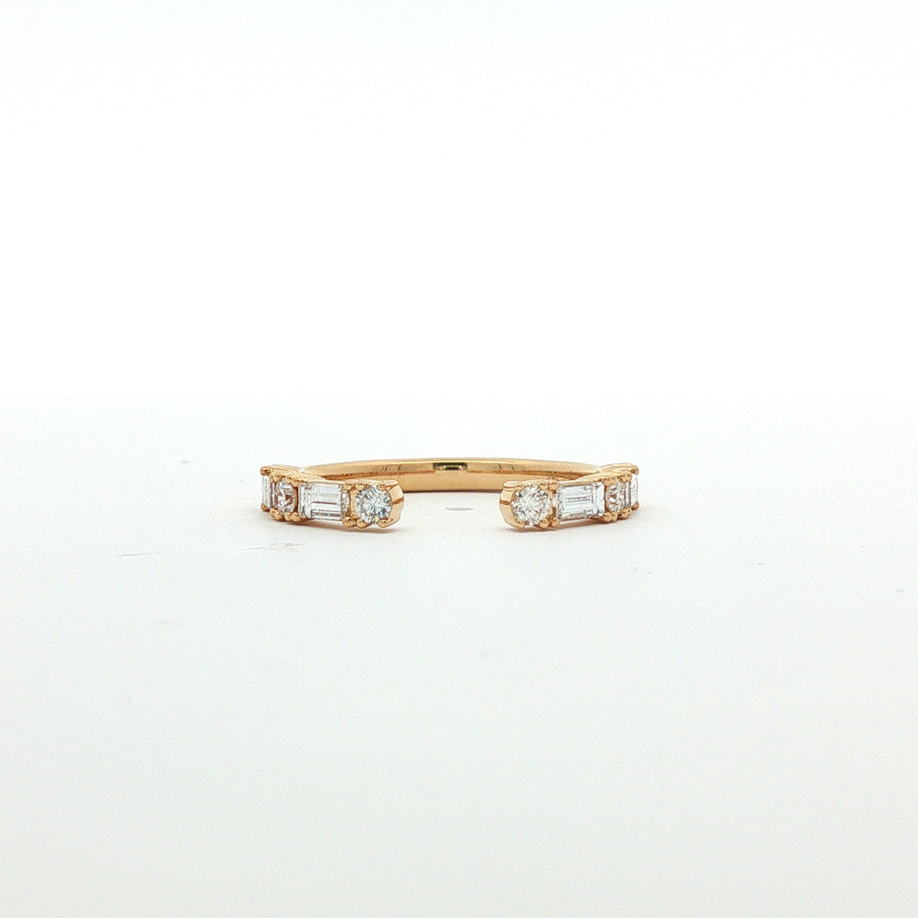 18kt Yellow Gold Round & Baguette Diamond Band