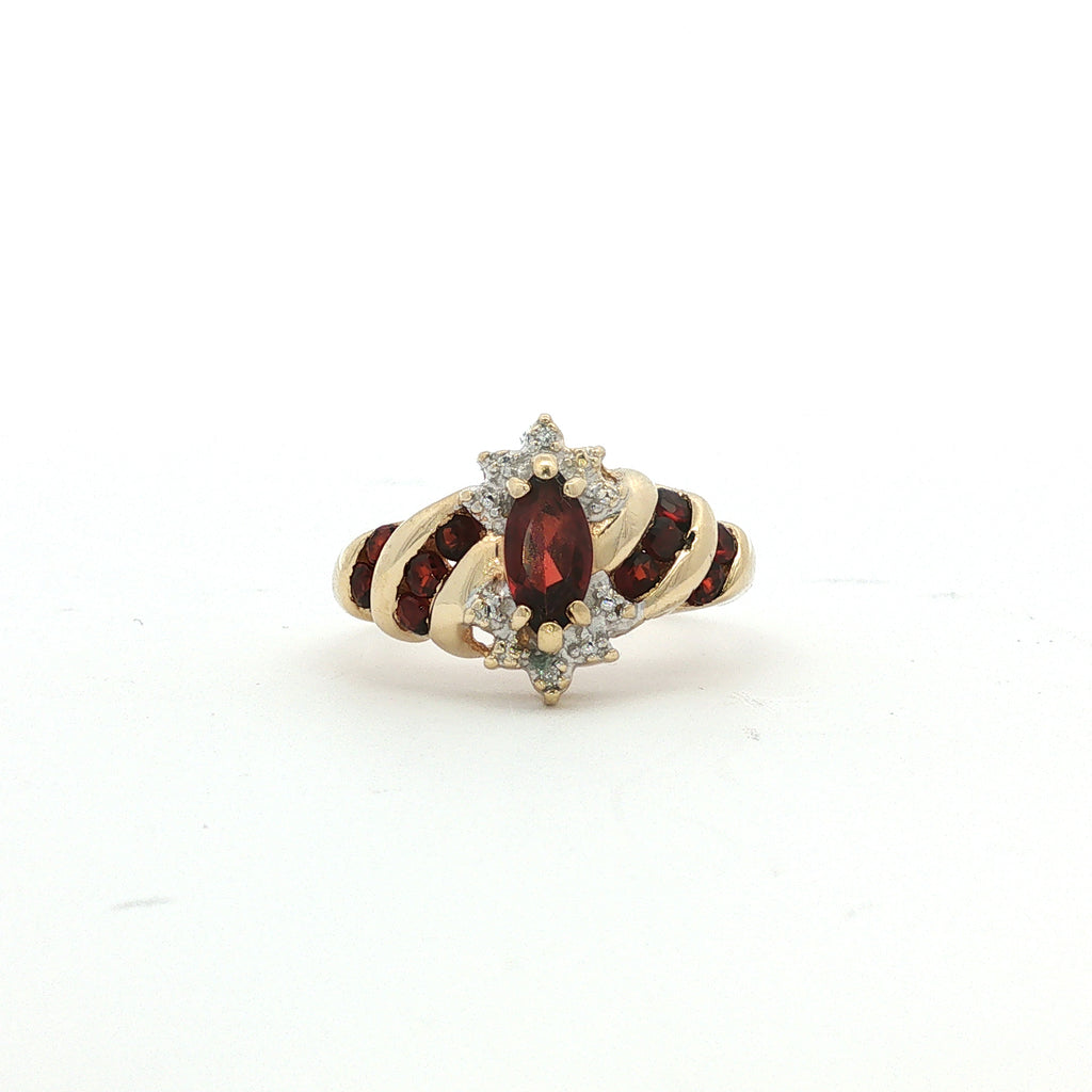 Estate 10kt Yellow Gold Marquise Garnet Ring