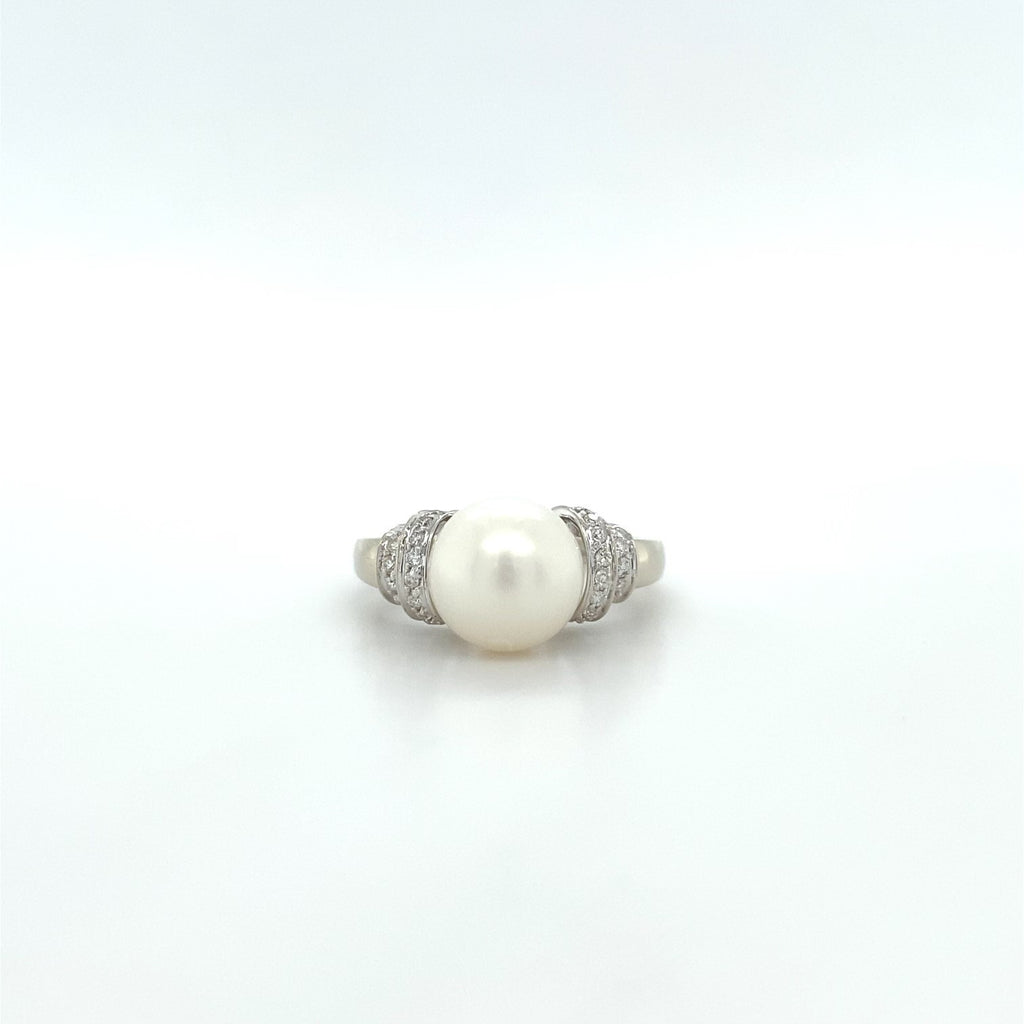 Estate 14kt White Gold Pearl and Diamond Ring