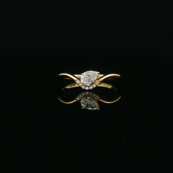 14kt Yellow Gold Pear Shaped Diamond Ring