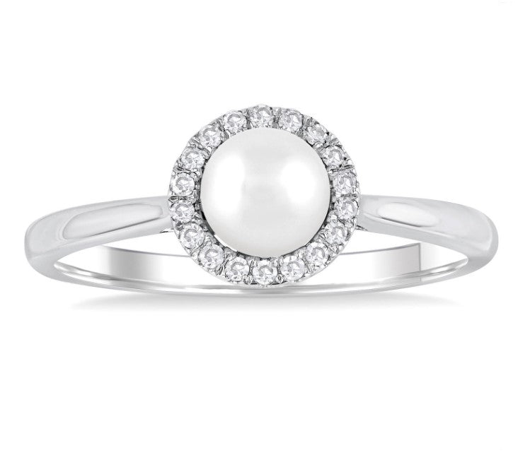 10kt White Gold Pearl and Halo Diamond Ring