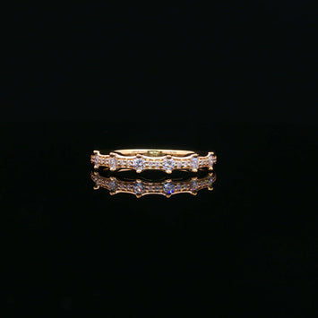 18kt Yellow Gold Diamond Band