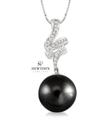 14kt White Gold Black Pearl Diamond Accent Pendant