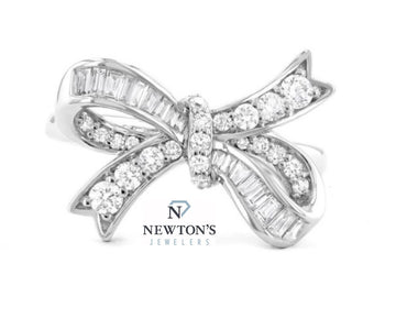 18kt White Couture Diamond Bow Ring