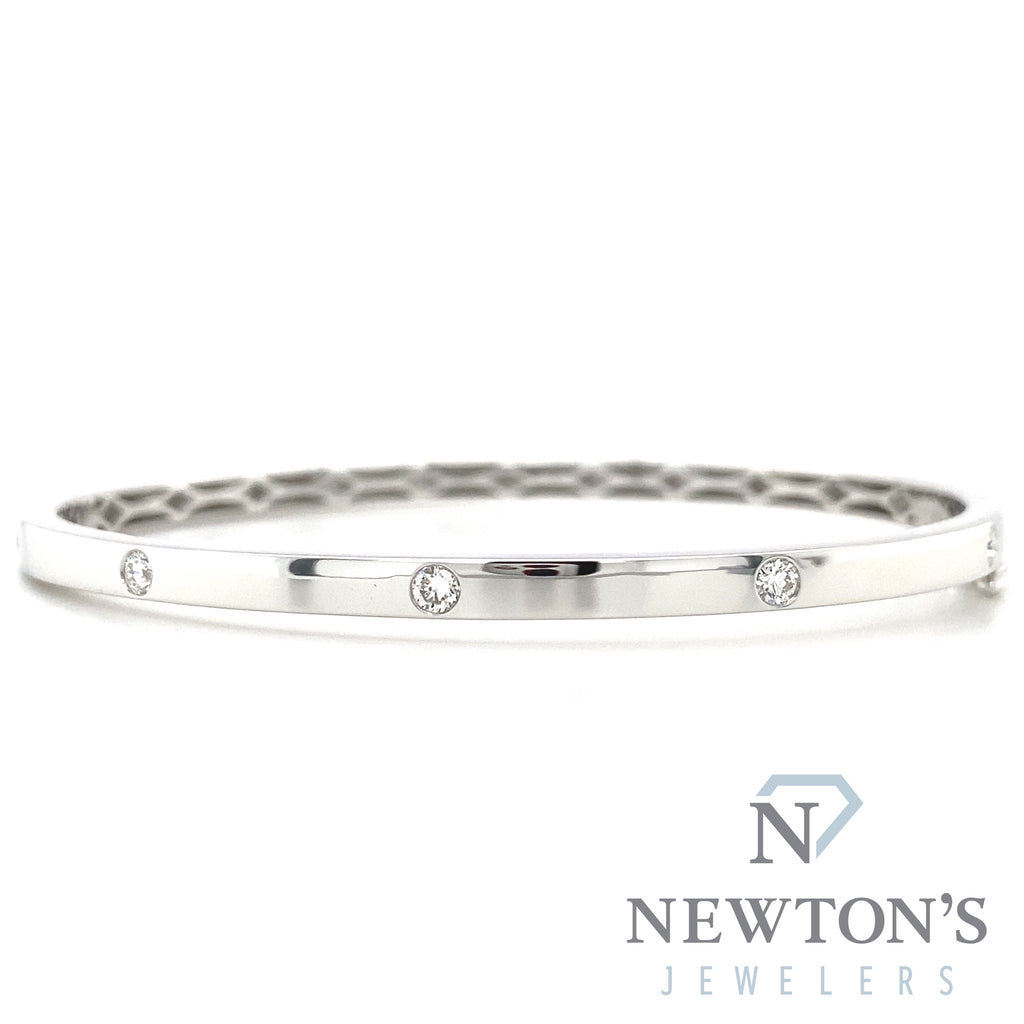 14kt White Gold and Diamond Bangle Bracelet (0.30ct)