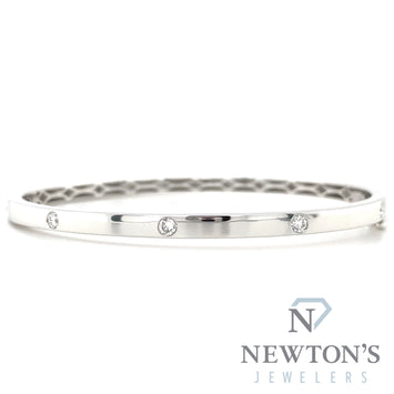 14kt White Gold and Diamond Bangle Bracelet (0.30ct)