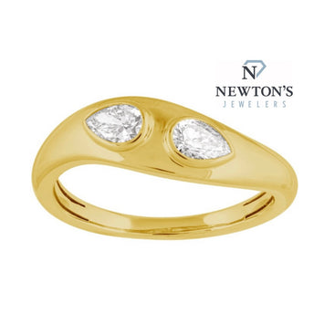 14kt Yellow Gold Pear Shape Diamond Ring