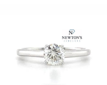 14kt White Gold Round Brilliant Cut Engagement Ring