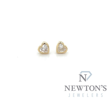 14kt Yellow Gold Diamond Heart Studs
