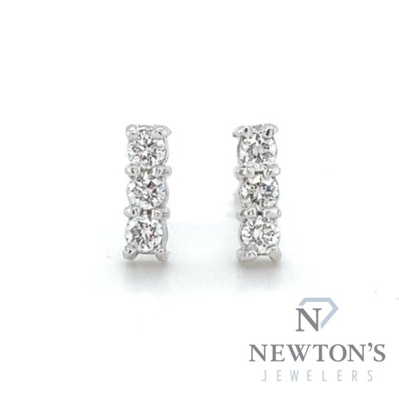 14kt White Gold Diamond Bar Earrings