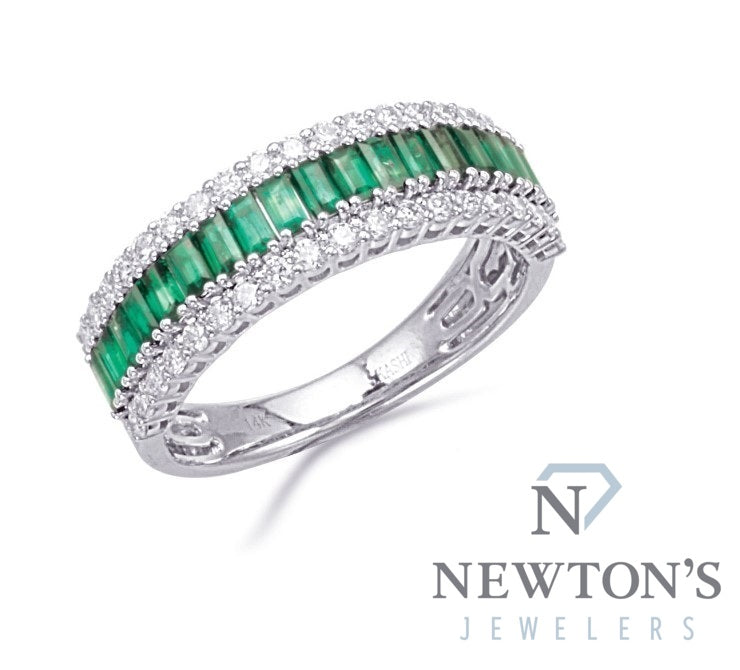 14kt White Gold Emerald & Diamond Ring