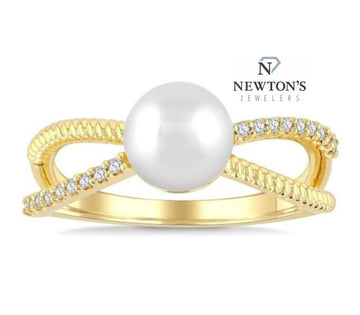 14kt Yellow Gold Pearl & Diamond Crisscross Ring