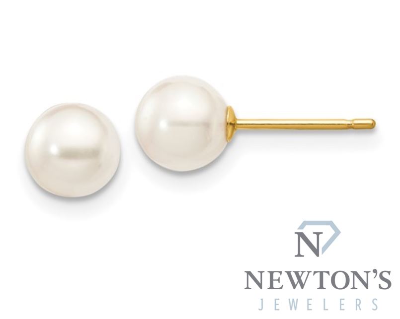 14kt Yellow Gold Akoya Pearl Ear Studs (8mm)