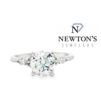 14kt White Gold Round Diamond Engagement Ring