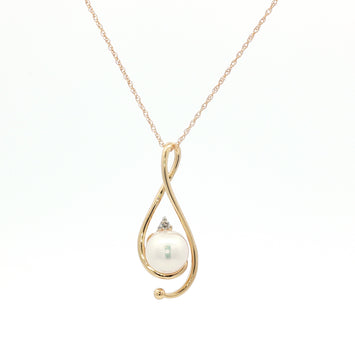 14kt Yellow Gold Freshwater Pearl & Diamond Pendant Necklace