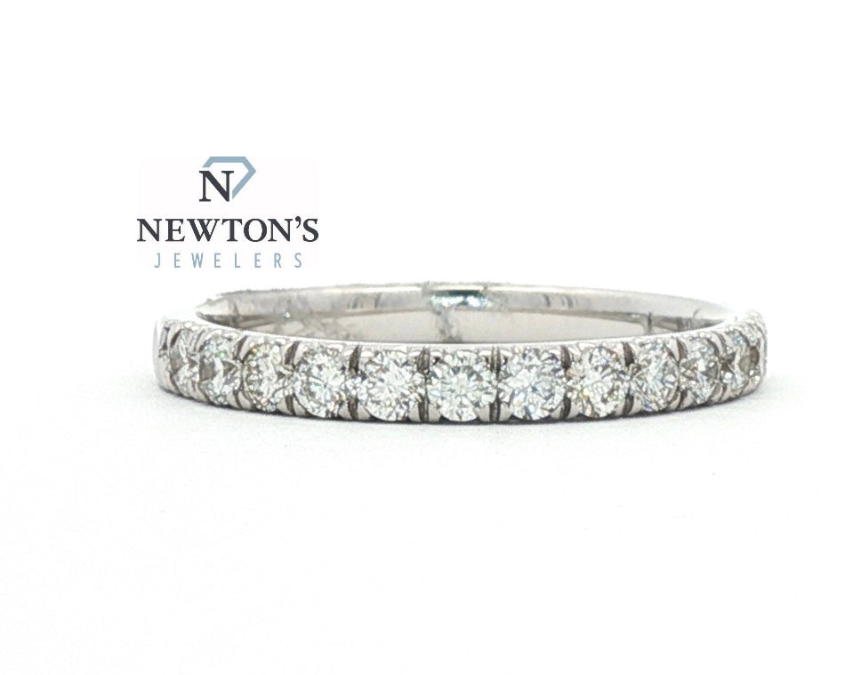 14kt White Gold Round Diamond Band