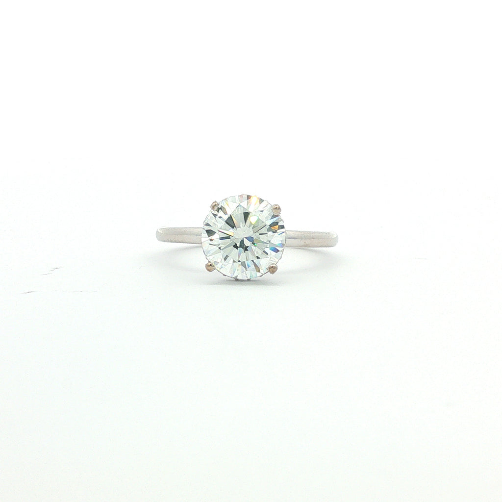18kt White Gold Round Brilliant Engagement Ring