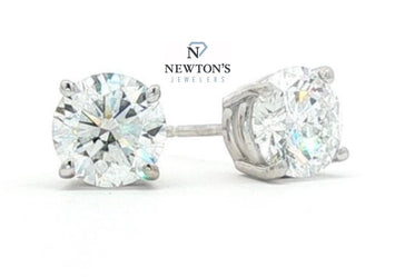 14kt White Gold Diamond Ear Studs