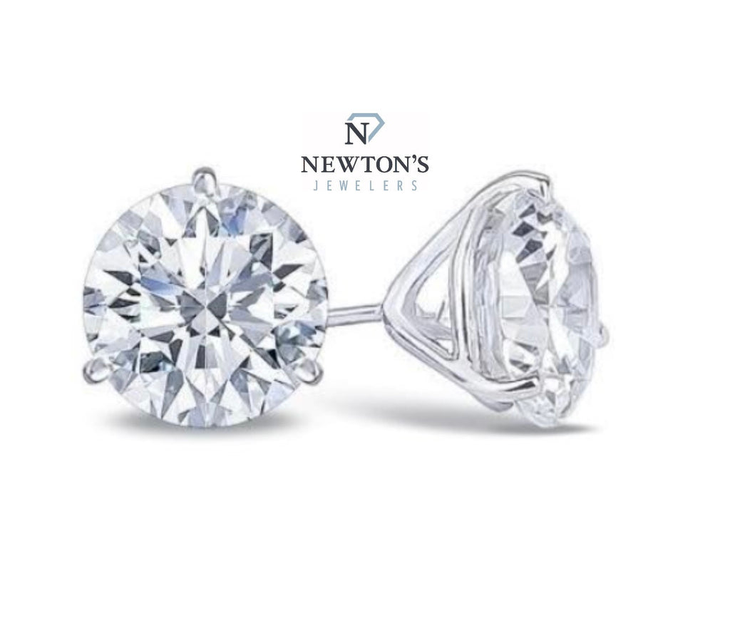14kt White Gold Diamond Stud Earrings