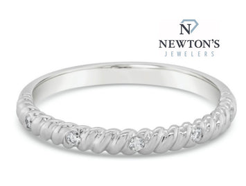 14kt White Gold Diamond Textured Band