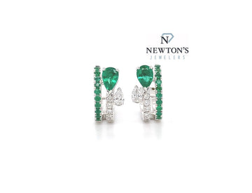 18kt White Gold Emerald and Diamond Huggie Hoop Earings