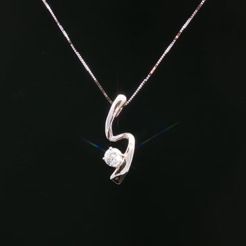 10kt White Gold Diamond Solitaire Pendant Necklace