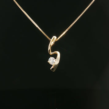 10kt Yellow Gold Diamond Solitaire Pendant Necklace
