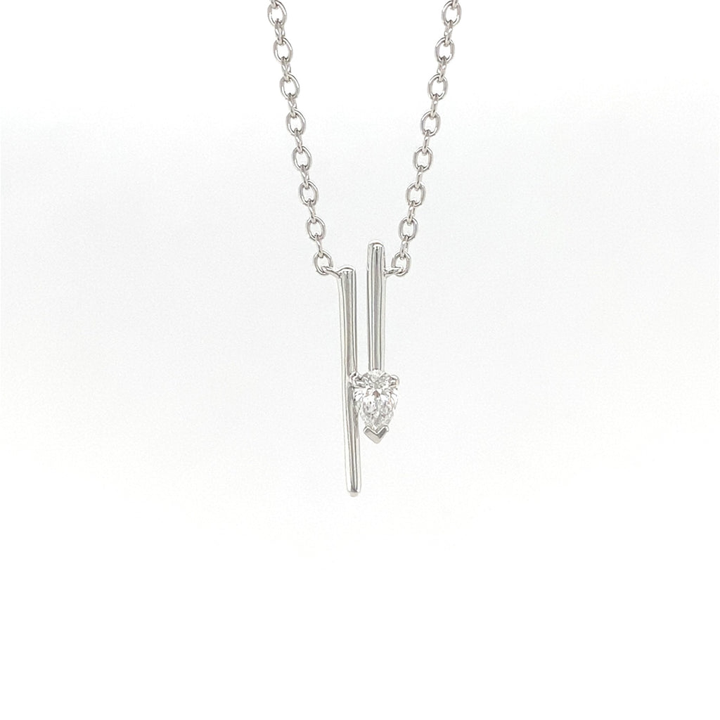 18kt White Gold Fashion Pear Shape Diamond Necklace