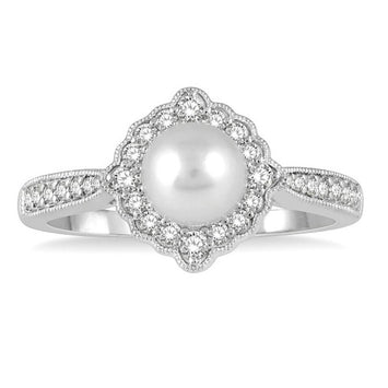 10kt White Gold Pearl and Diamond Ring