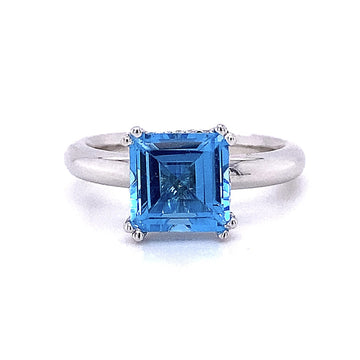 18kt White Gold Blue Topaz Fashion Ring