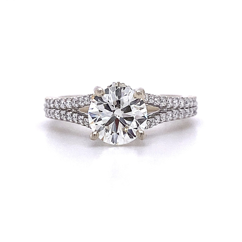 18kt White Gold Split Shank Diamond Engagement Ring with Round Center